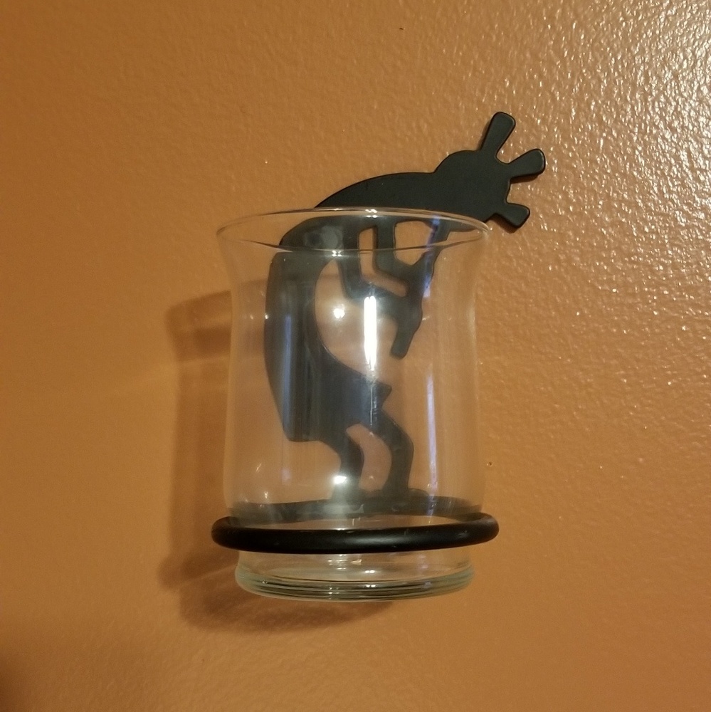 Wall sconce